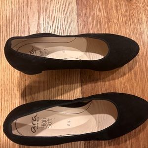Ara Suede Pumps